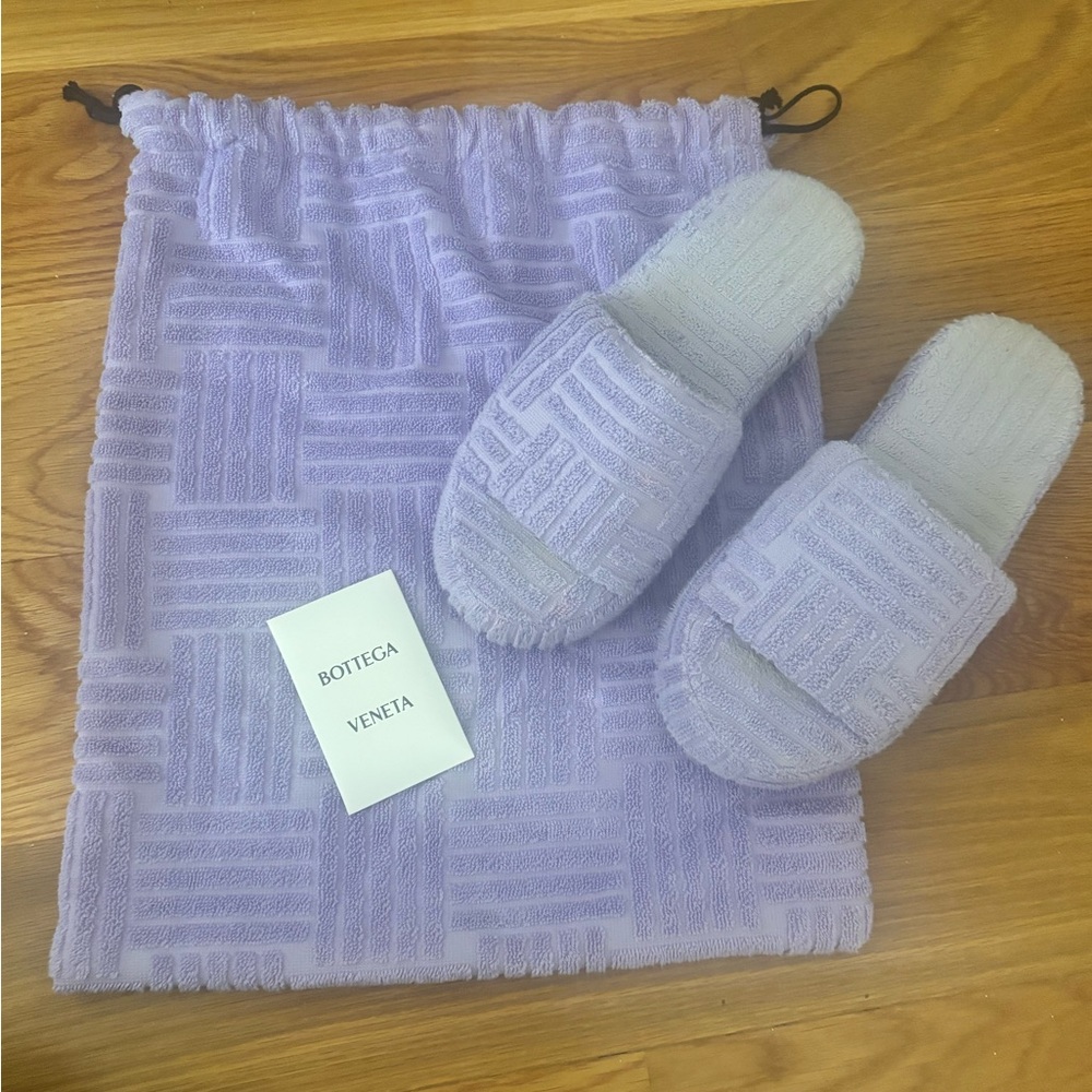 Bottega Veneta Lilac Slides